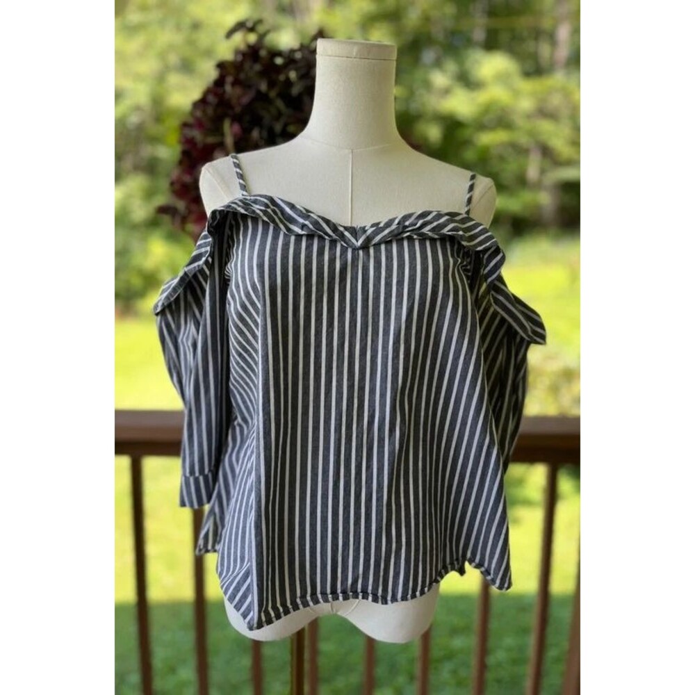 Madison Striped Cold Shoulder Top Size Medium 100% Cotton